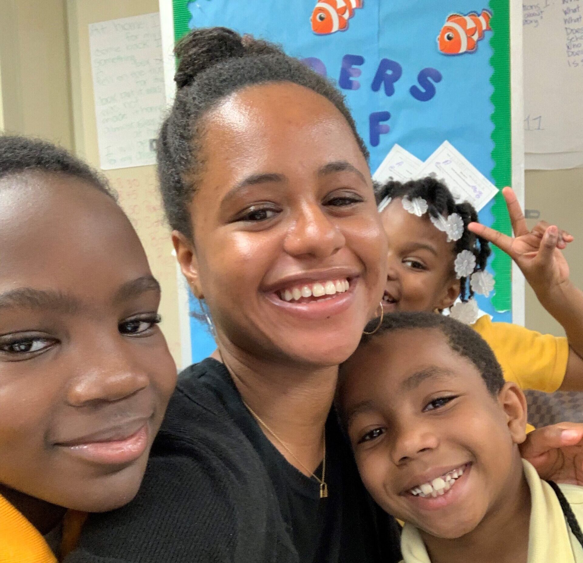 Camila Elle Onlyfans: Giving Back To Her Community - 6ynz8ct