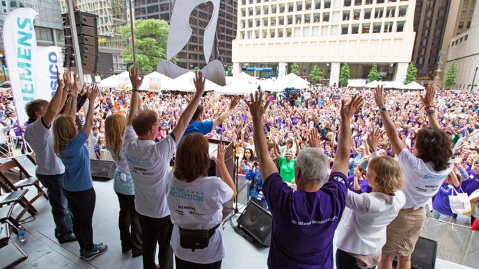 Volunteers at the 2014 Chicago Cares Serve-a-Thon.